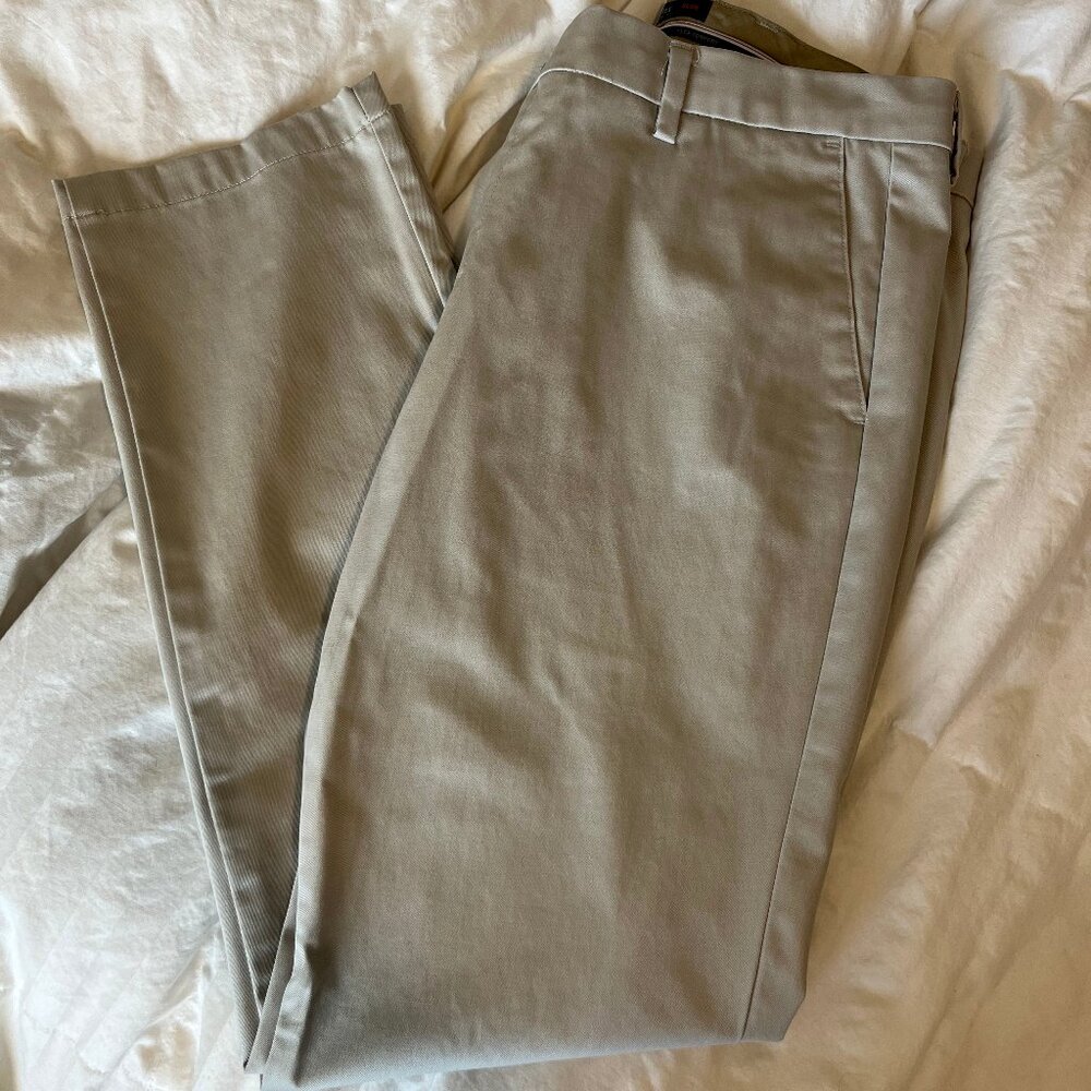 Dockers Slim Fit Signature Khaki Pants – Flex Comfort – Light Khaki